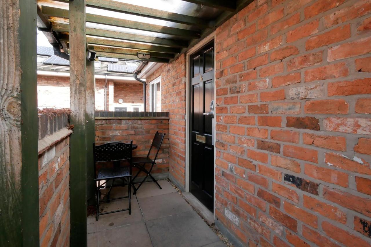 דירות Crewe Short Lets 6 Victoria Court, קרו מראה חיצוני תמונה